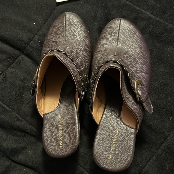 Womens Clogs - Picture 3 of 6